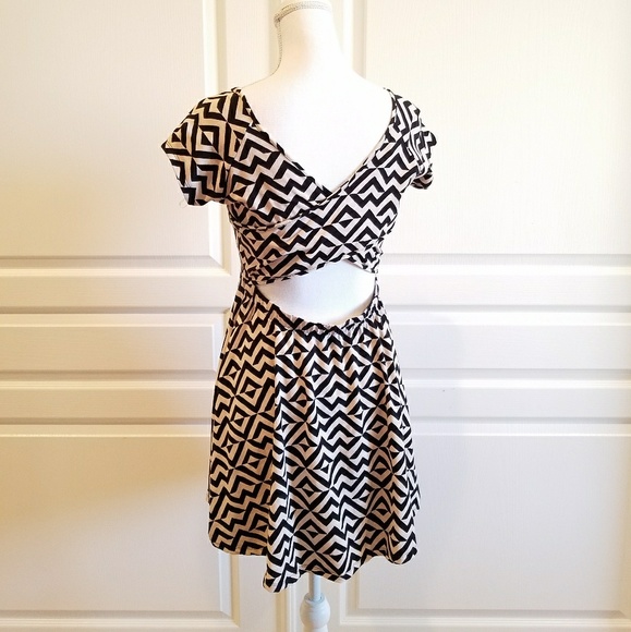 Victoria's Secret PINK Dress Geometric Cross Back - Picture 2 of 4